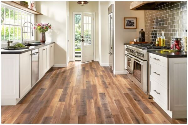 Unraveling the Benefits of Laminate Flooring: A Comprehensive Guide